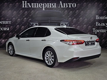 Toyota Camry, 2020г, передний привод, автомат