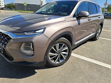 Hyundai Santa Fe, 2019г, полный привод, автомат