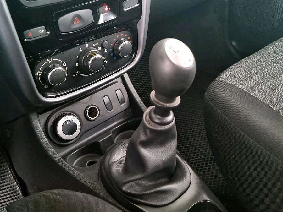 Renault Duster, 2012г., передний привод, механика