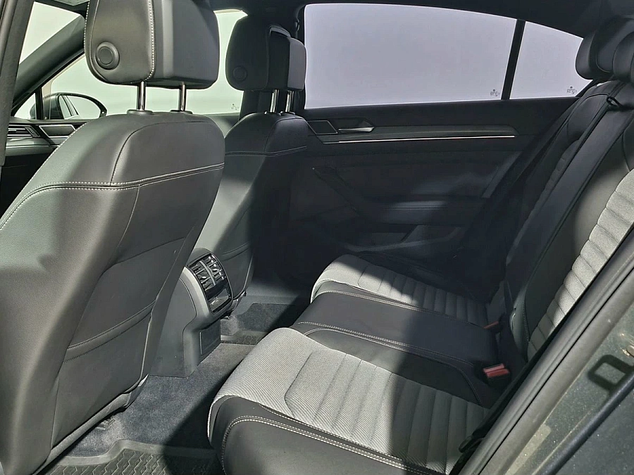 Volkswagen Passat, 2016г., передний привод, робот