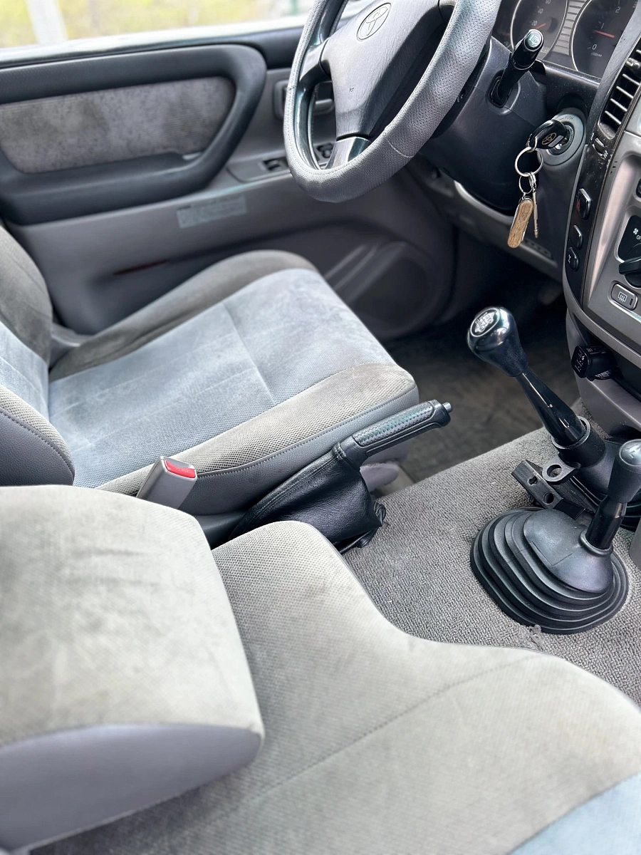 Toyota Land Cruiser, 2005г., полный привод, механика