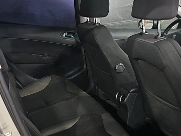 Peugeot 308, 2010г, передний привод, автомат