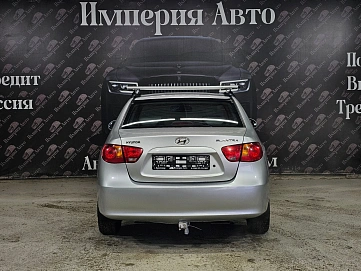 Hyundai Elantra, 2009г, передний привод, автомат