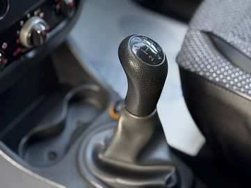 Renault Logan, 2010г, передний привод, механика