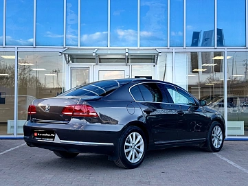 Volkswagen Passat, 2012г., передний привод, робот
