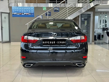 Lexus ES, 2017г, передний привод, автомат