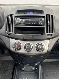 Hyundai Elantra, 2010г, передний привод, механика