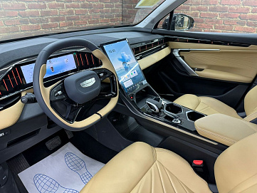 Geely Atlas, 2023г, передний привод, робот