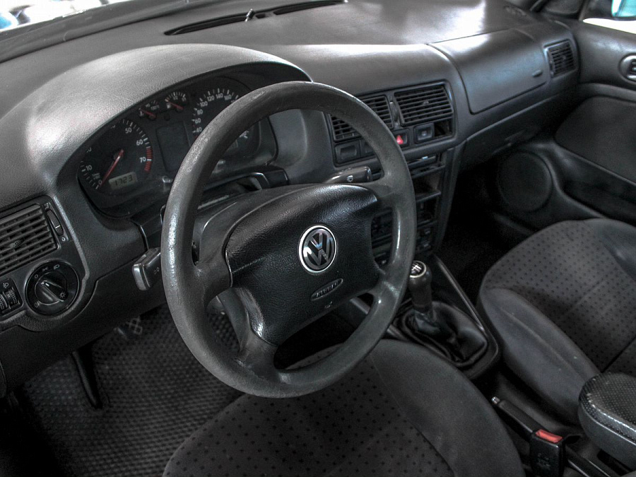 Volkswagen Golf, 1998г., передний привод, механика