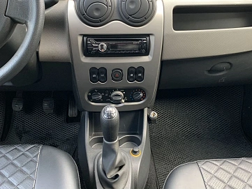 Renault Logan, 2010г, передний привод, механика