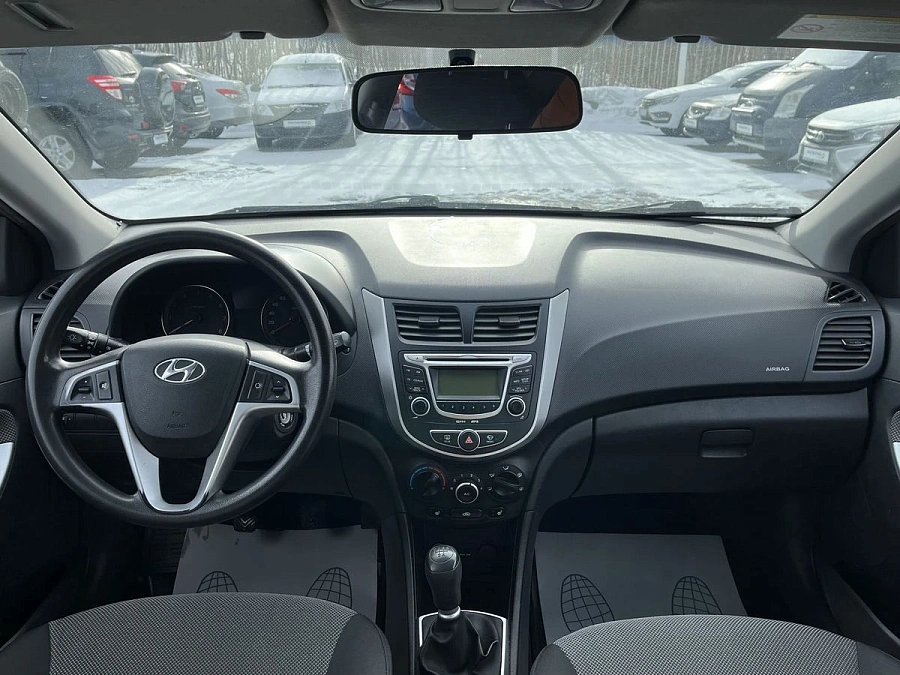 Hyundai Solaris, 2011г., передний привод, механика
