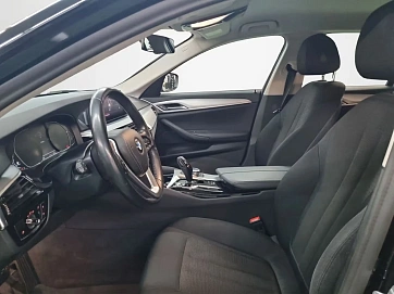 BMW 5 серии, 2022г, задний привод, автомат