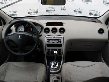Peugeot 308, 2008г, передний привод, автомат