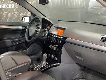 Opel Astra, 2008г, передний привод, автомат