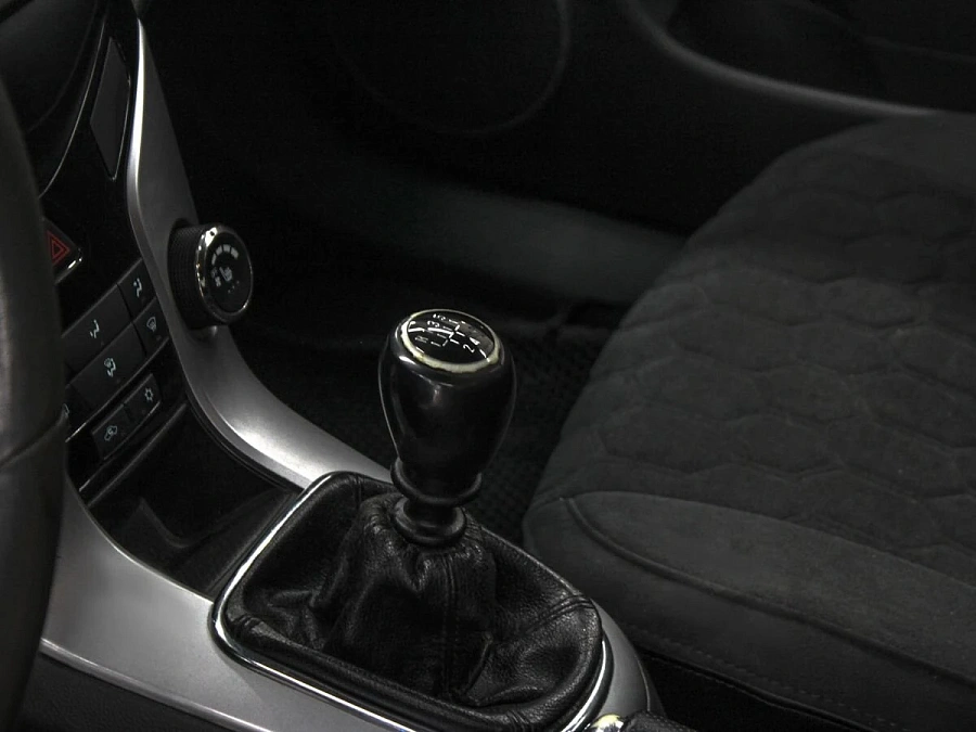 Chevrolet Cruze, 2010г., передний привод, механика
