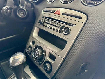 Peugeot 308, 2008г, передний привод, автомат