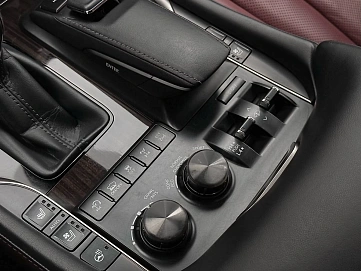 Lexus LX, 2017г, полный привод, автомат