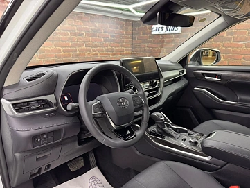 Toyota Highlander, 2025г, полный привод, автомат