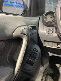 Toyota RAV4, 2003г, полный привод, автомат