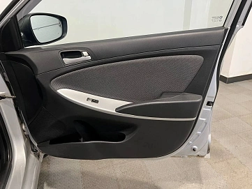 Hyundai Solaris, 2012г, передний привод, автомат