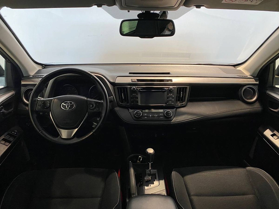 Toyota , 2015г., передний привод, автомат