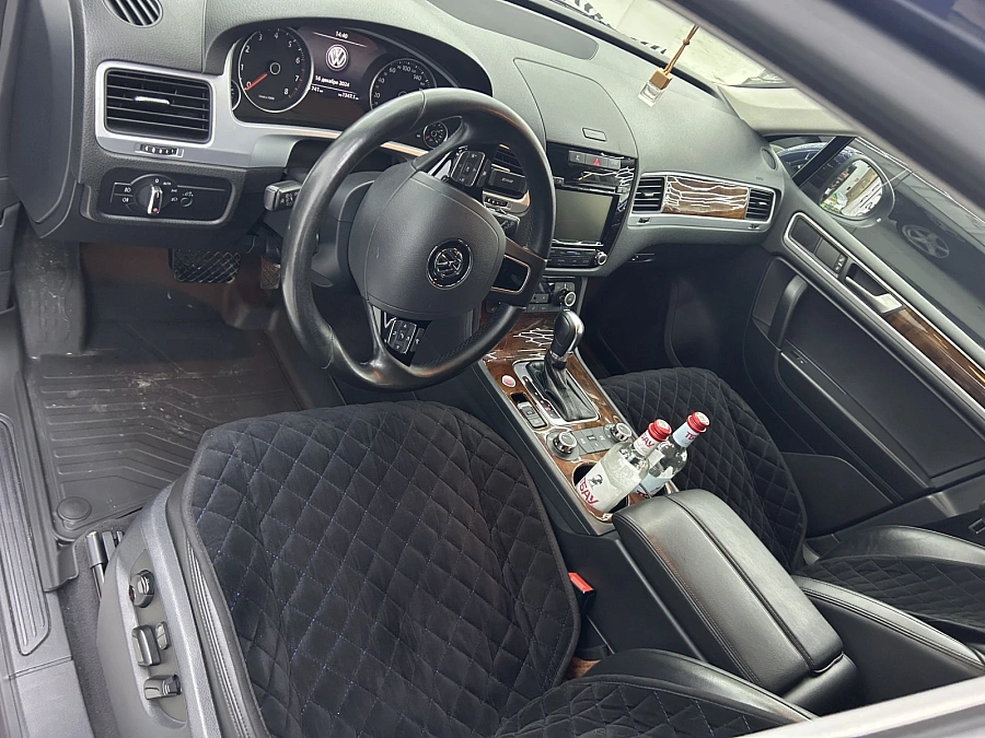 Volkswagen Touareg, 2013г., полный привод, автомат