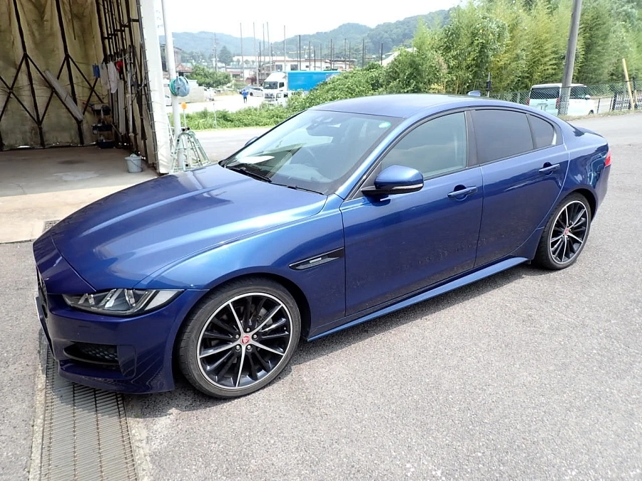 Jaguar XE, 2016г., полный привод, автомат