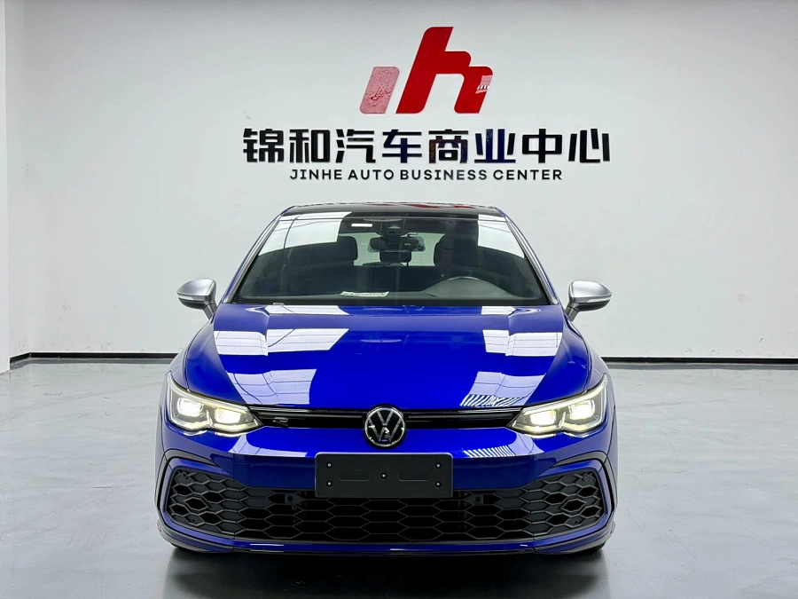 Volkswagen Golf, 2021г., передний привод, робот