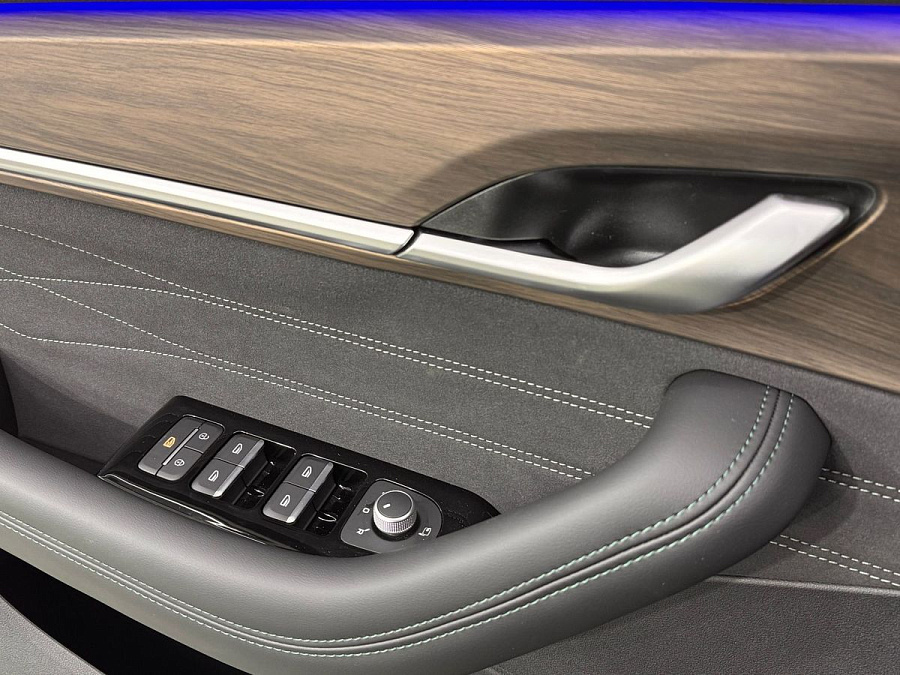 Geely Monjaro, 2025г., передний привод, автомат