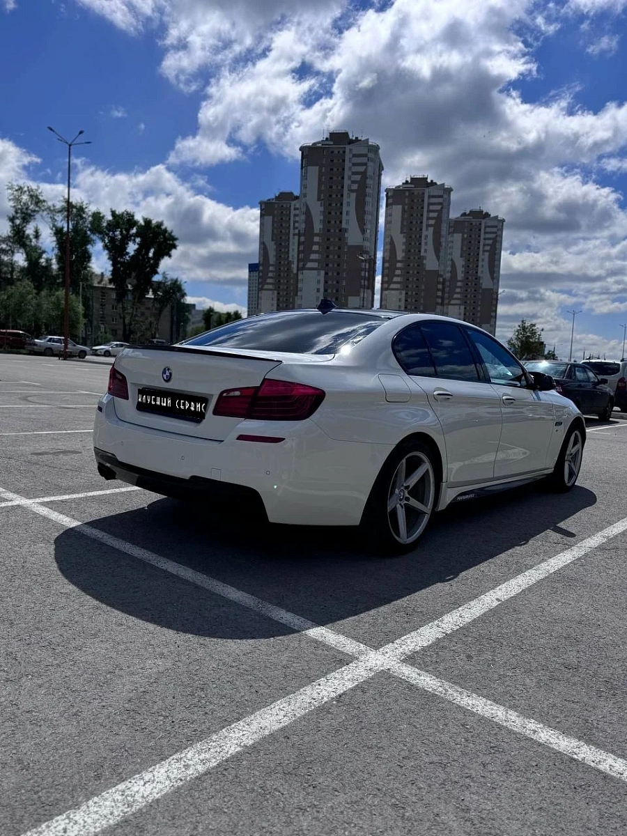 BMW 5 серии, 2014г., задний привод, автомат