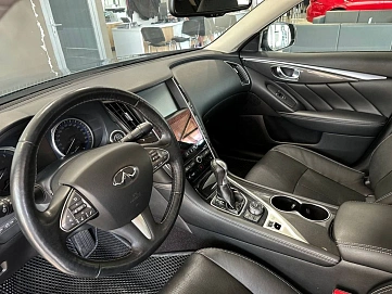 Infiniti Q50, 2016г, задний привод, автомат