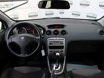 Peugeot 308, 2012г, передний привод, автомат