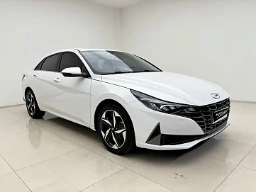 Hyundai Elantra, 2022г, передний привод, вариатор