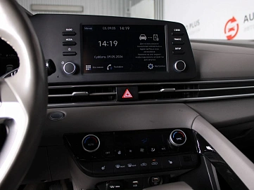 Hyundai Elantra, 2021г., передний привод, автомат