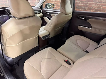 Toyota Highlander, 2025г, полный привод, автомат