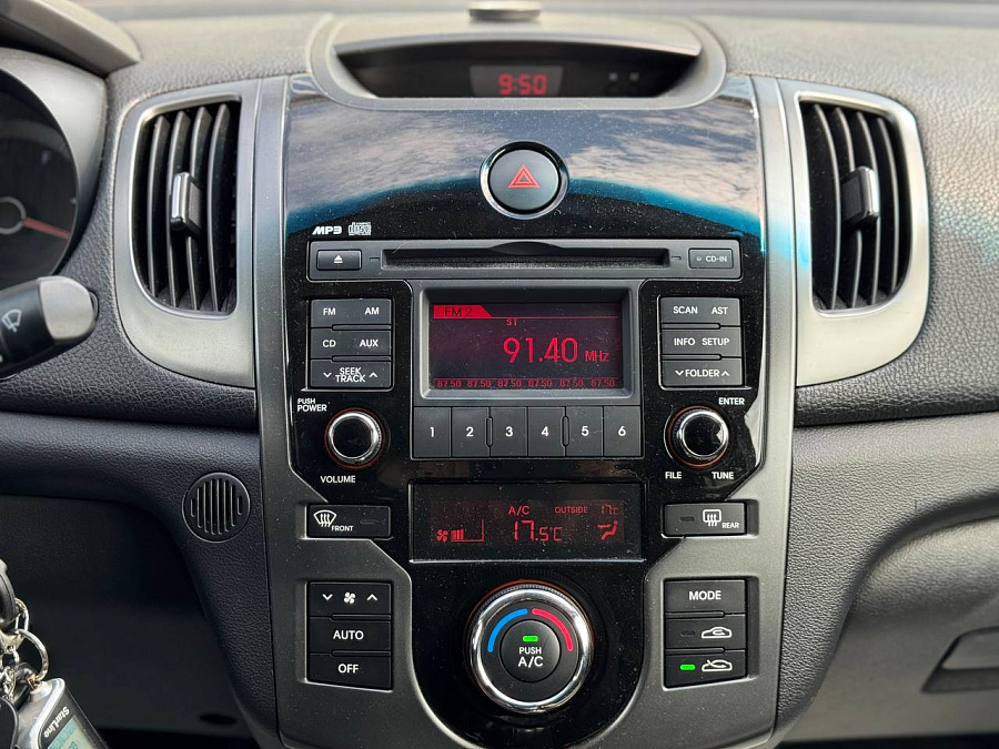 Kia Cerato, 2011г., передний привод, автомат