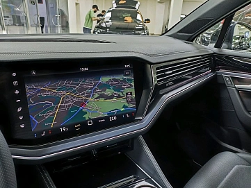 Volkswagen Touareg, 2025г, полный привод, автомат