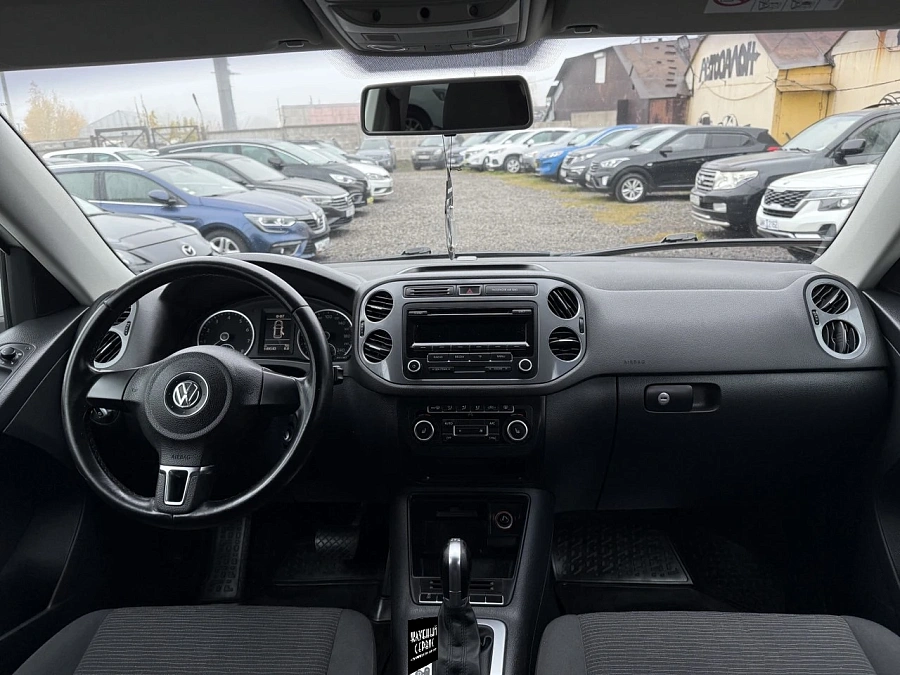 Volkswagen Tiguan, 2014г., передний привод, робот