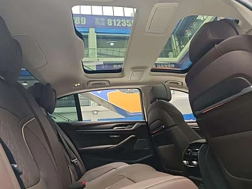 BMW 5 серии, 2021г, задний привод, автомат