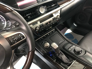 Lexus ES, 2014г, передний привод, автомат