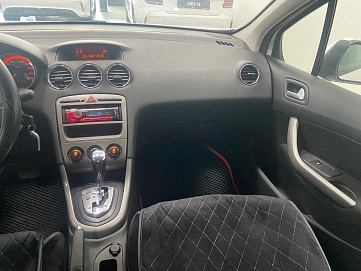 Peugeot 308, 2011г, передний привод, автомат