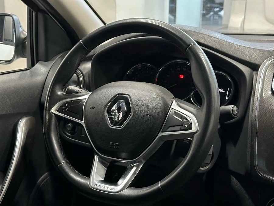 Renault , 2021г., передний привод, вариатор