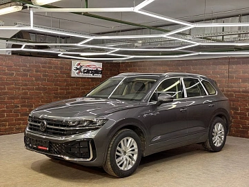 Volkswagen Touareg, 2025г, полный привод, автомат
