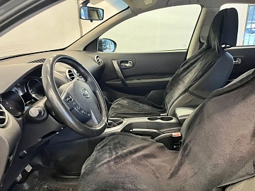 Nissan Qashqai, 2009г, передний привод, механика