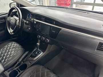 Toyota Corolla, 2014г, передний привод, вариатор