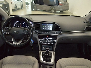 Hyundai Elantra, 2020г, передний привод, механика