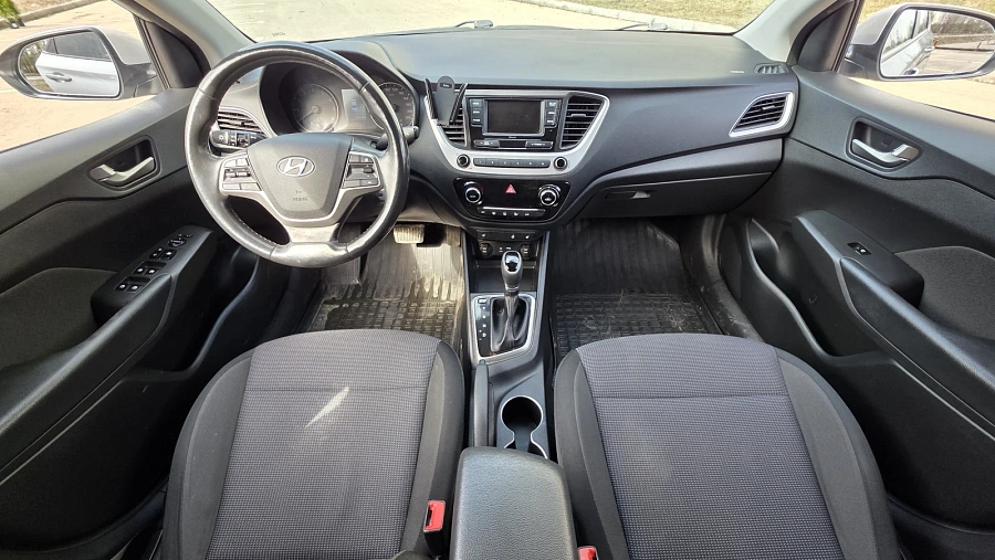 Hyundai Solaris, 2017г., передний привод, автомат