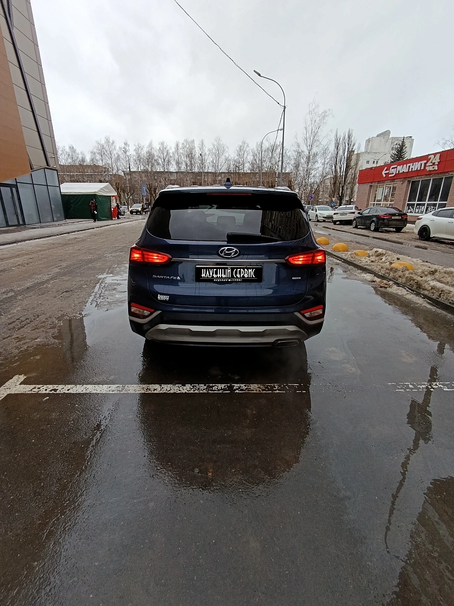 Hyundai Santa Fe, 2019г., полный привод, автомат