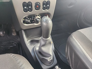 Renault Logan, 2010г, передний привод, механика