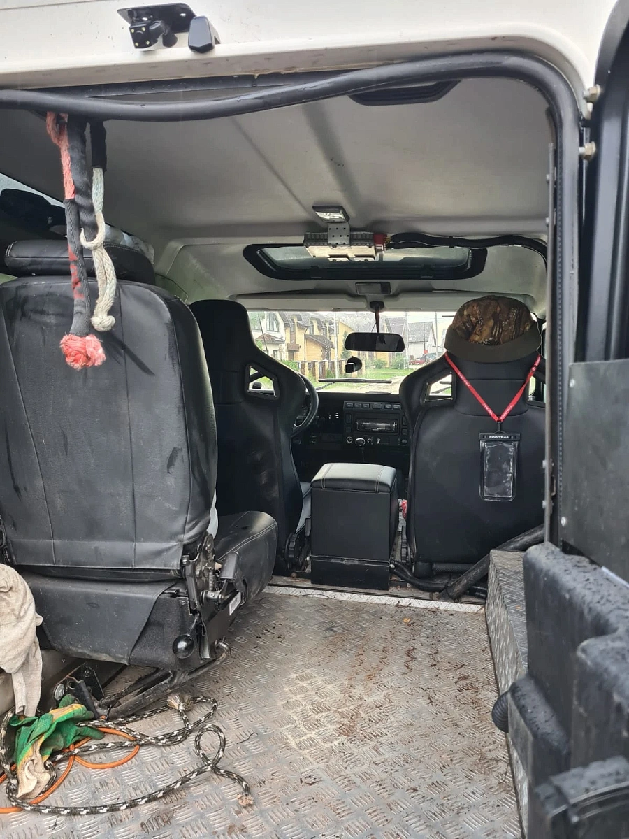 Land Rover Defender, 2006г., полный привод, механика